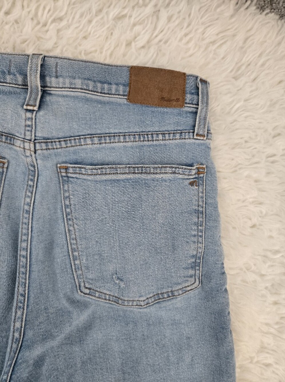 Madewell The Perfect Vintage Straight Jean: Knee-Rip Edition. Size 28. - Picture 5 of 11
